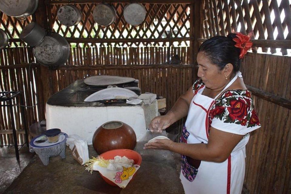 Costa Maya: Bacalar Seven Color Lagoon and Mayan Experience - Authentic Mayan Cuisine