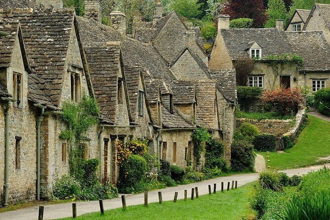 Cotswold Village Private Day Trip from Bath - FAQ