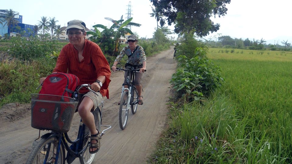 Countryside Bike Ride to Golong Village and Lingsar Temple - Key Points