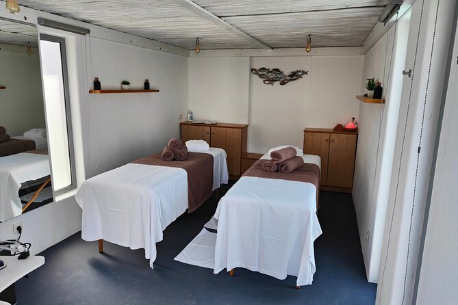 Couples Aromatherapy Massage - Meeting and Pickup