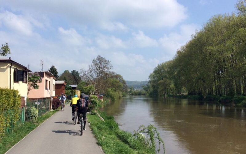 Coutryside E-Bike Tour to Karlstejn Castle - Customer Feedback