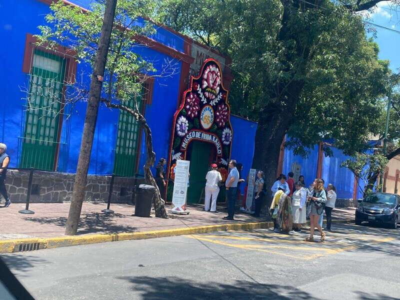 COYOACAN: FRIDA KAHLO STEPS IN COYOACAN AND SAN ANGEL CDMX - Key Points