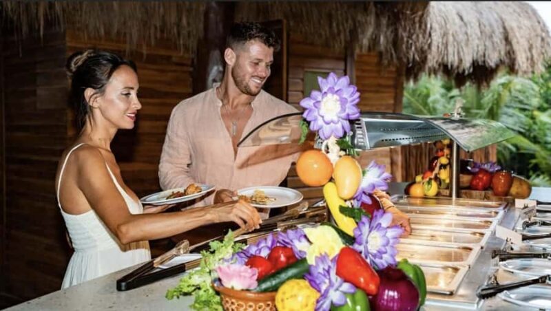 Cozumel: KUZÁ Deluxe Pass with Buffet, Open Bar & Activities - Entertainment and Activities