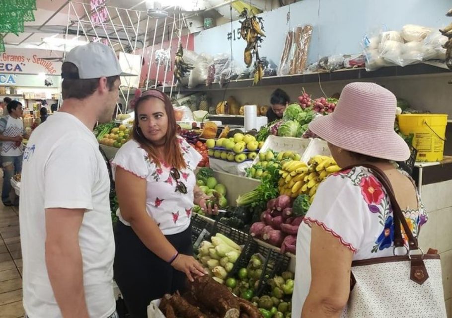 Cozumel: Private Cooking Class in a Family Kitchen - Visiting the Local Market