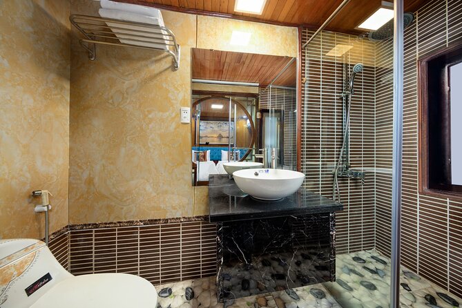 Cozybay Boutique 2D1N Kayak, Swiming ,Titop, Cave, Expressway Way - Tour Reviews and Ratings