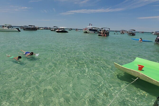 Crab Island Party!! Lily Pad, Paddleboard, Speaker & Cooler - Who Is This Tour Best For?