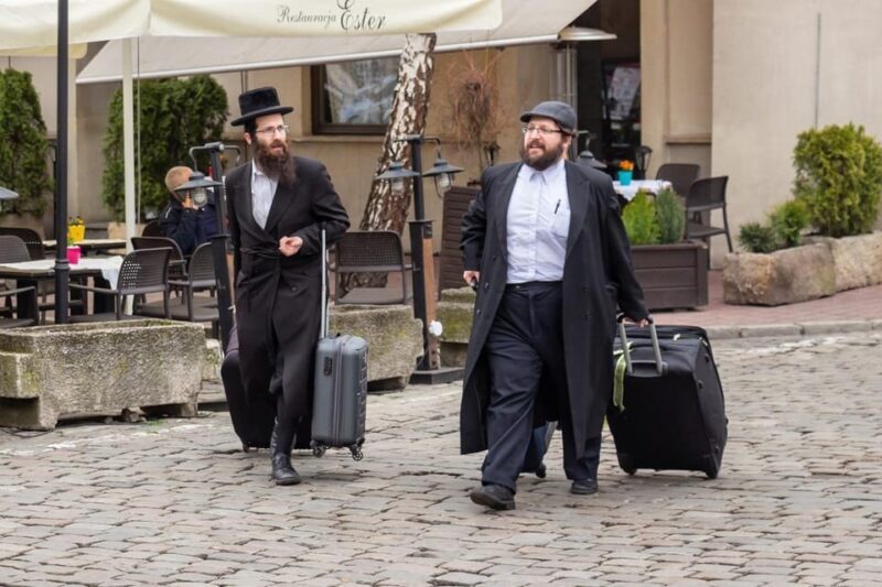 Cracow - Guided Tour of the Jewish Ghetto - Walking Through Podgórze