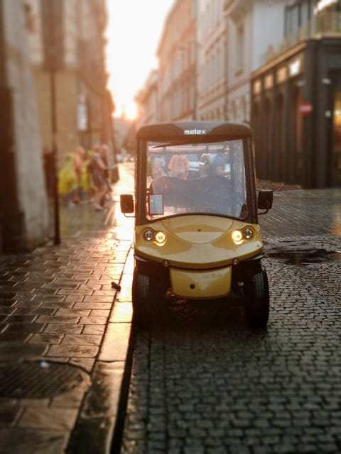 Cracow: Old Town by Golf Cart, Wawel, and Underground Museum - Key Points