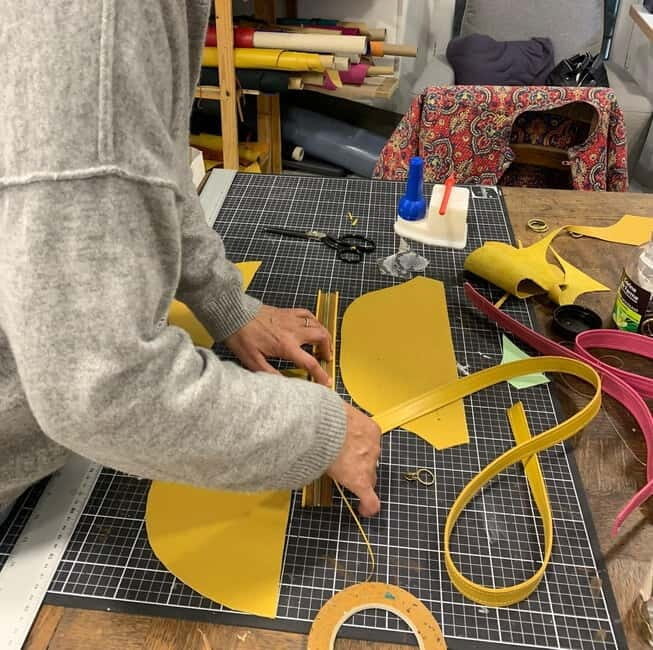 Create your own leather waist bag in Luberon area! - Materials and Personalization