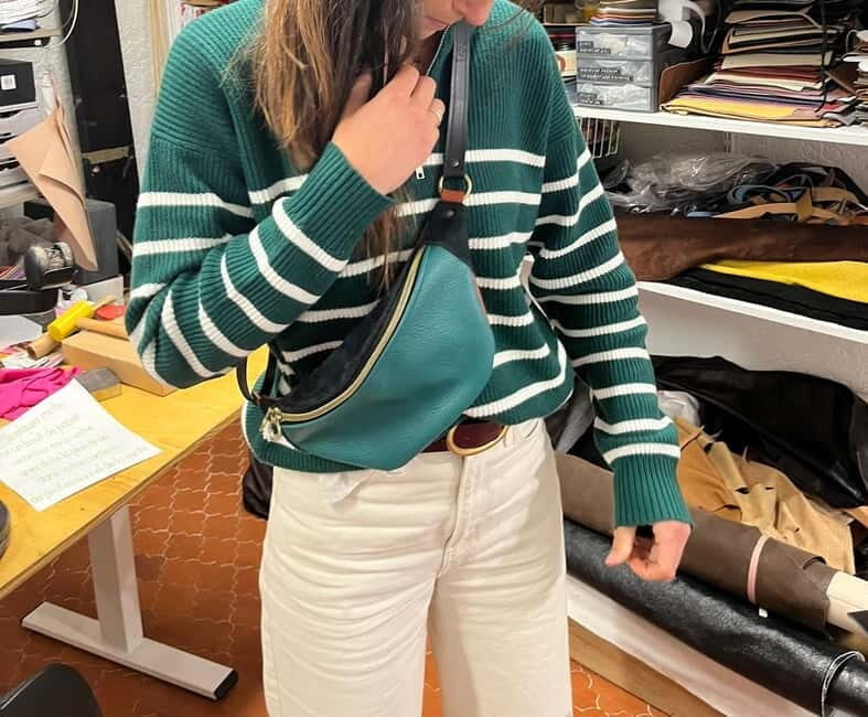 Create your own leather waist bag in Luberon area! - The Setting and Atmosphere