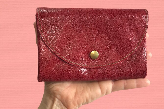 Creation of Personalized Leather Wallet in Arbonne - Beverage Service