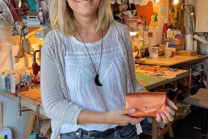 Creation of Personalized Leather Wallet in Arbonne - Customer Reviews