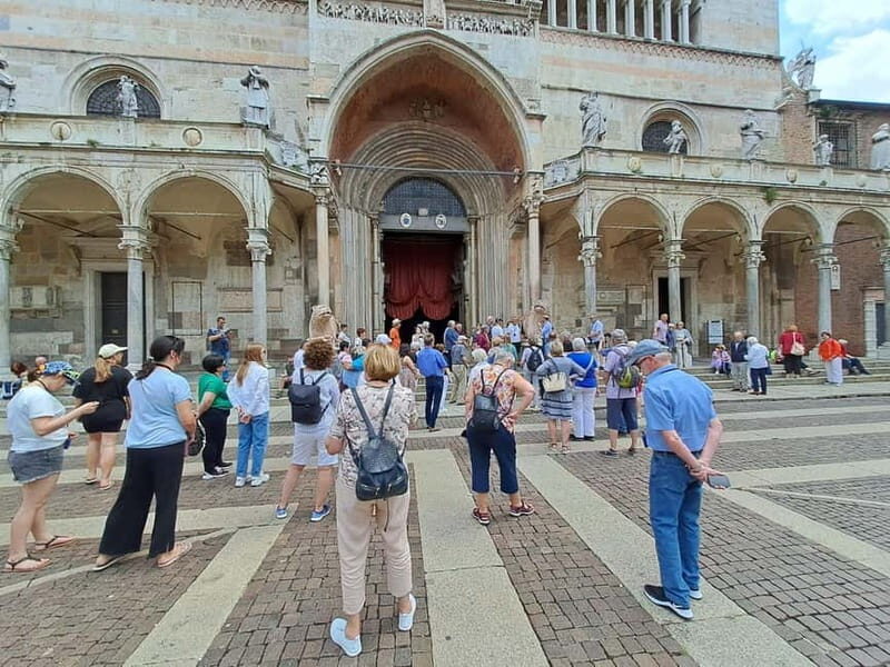 Cremona: City of art and music in Italian - Key Points
