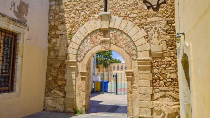 Crete: Chania, Kournas and Rethymno Private Guided Tour - Local Culture and Cuisine