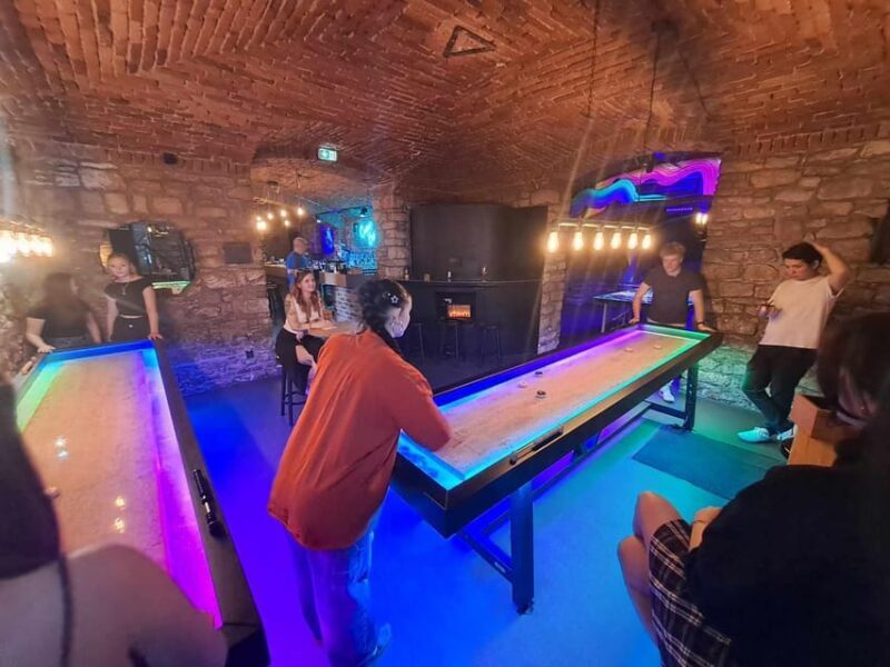 Crew Bar Prague: Open bar, ping pong or shuffleboard game - A Fun-Filled Evening at Crew Bar Prague: A Detailed Look