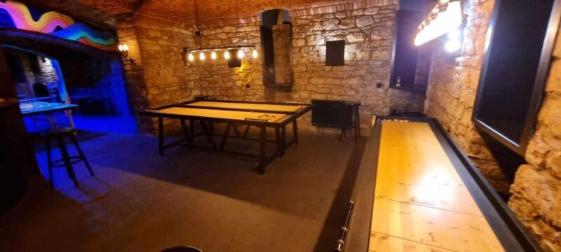 Crew Bar Prague: Open bar, ping pong or shuffleboard game - The Real Experience from Visitors’ Perspectives