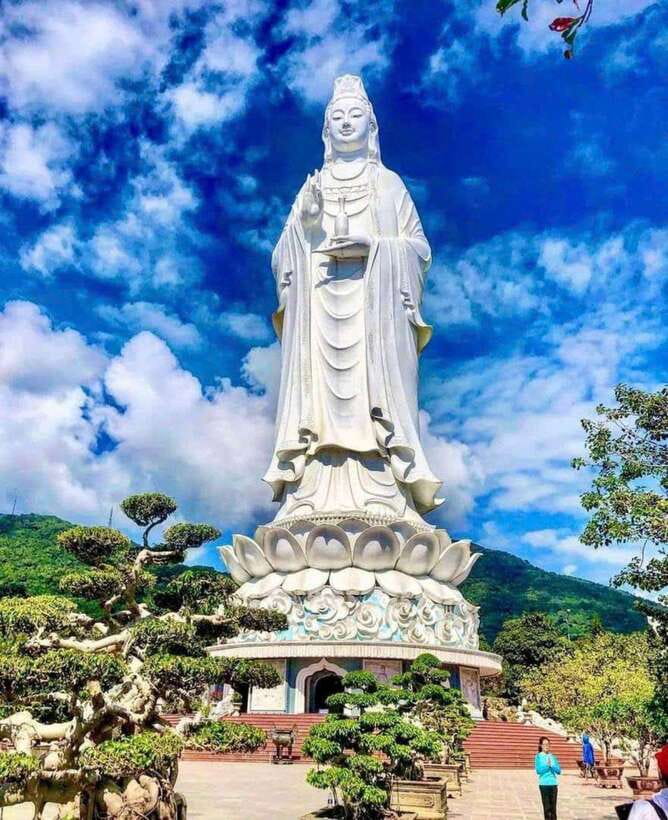 Cross Hai Van Pass and Soak in Hue's Beauty - Essential Tips for Your Day Trip
