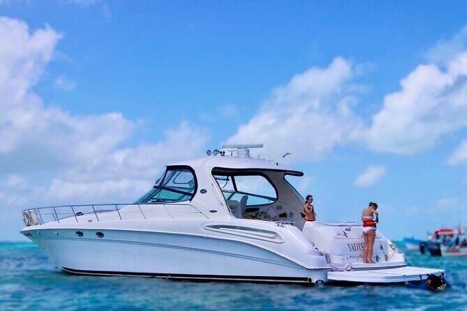 Cruise in style on our 60-foot yacht in Cancun for 20 people - FAQs