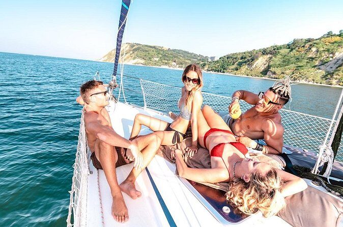 Cruise on a Classic Schooner Private Tour in Grenada - An Experience That Combines Comfort and Authenticity