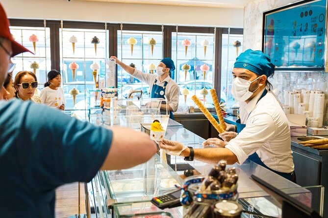 Cupcake Walking Tour in New York City - Experiencing the Small Group