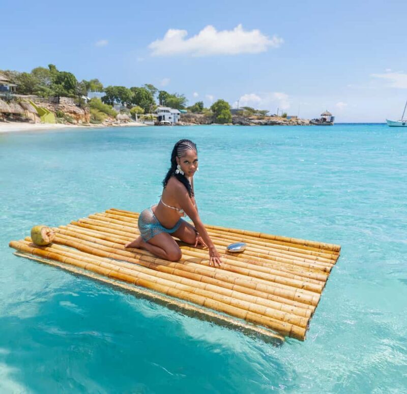 Curaçao: Bamboo Photoshoot with Cocktails - Key Points