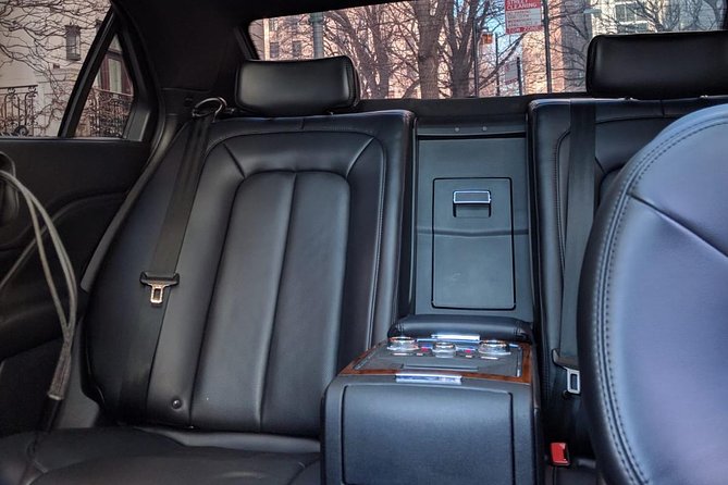 Curbside Sedan Transfer From O'Hare Airport to Downtown Chicago - Good To Know