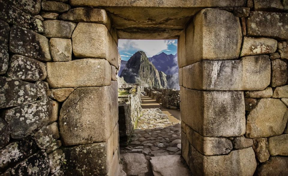 Cusco: Machu Picchu by Car Route 2d/1n - Booking and Cancellation Policy
