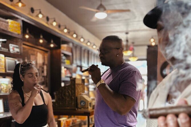 Custom Blend Cigar Rolling Experience in Miami - A Detailed Look at the Cigar Blending Experience