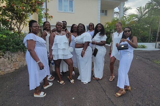 Custom Family and Small Group Transfers for Comfortable Journeys - FAQs