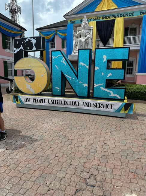 Customizable half day group tour (price per vehicle) - An In-Depth Look at the Nassau Tour Experience