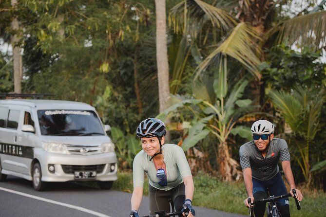 Cycling Tour Support and Evacuation Car - Vehicle Features