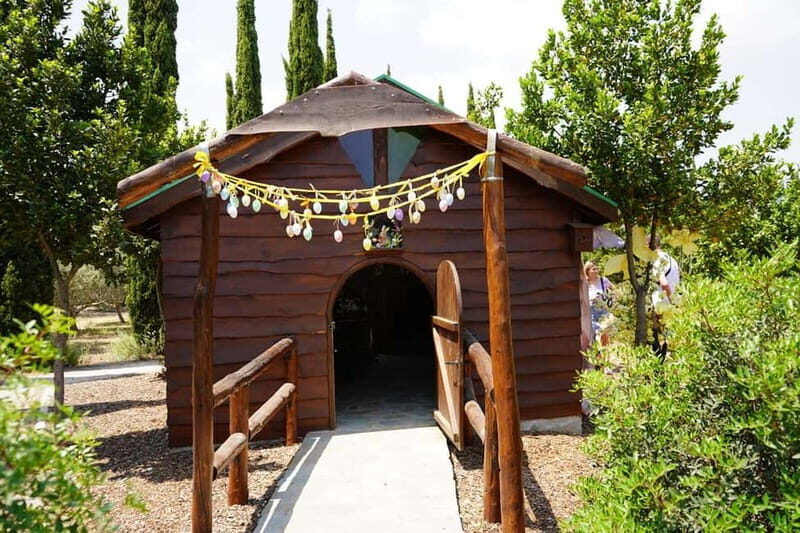 Cyprus: Herb Gardens and Maze in Cyherbia Botanical Park - Key Points