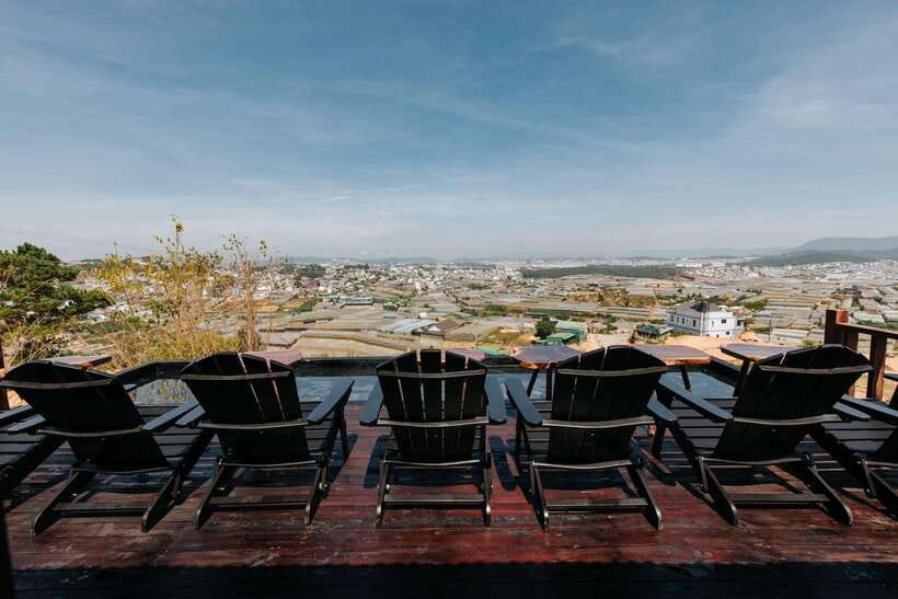 Da Lat: Sunrise Panorama, Green Tea Hill and Strawberry Farm - Persimmon Drying Facility