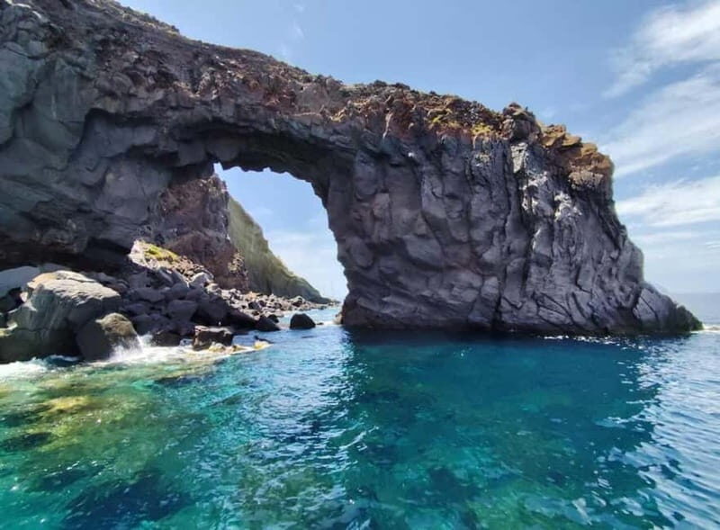 Da Lipari: Tour in Barca Salina e Lipari (7h) PICCOLO GRUPPO - Introduction: An Authentic Slice of the Aeolian Islands
