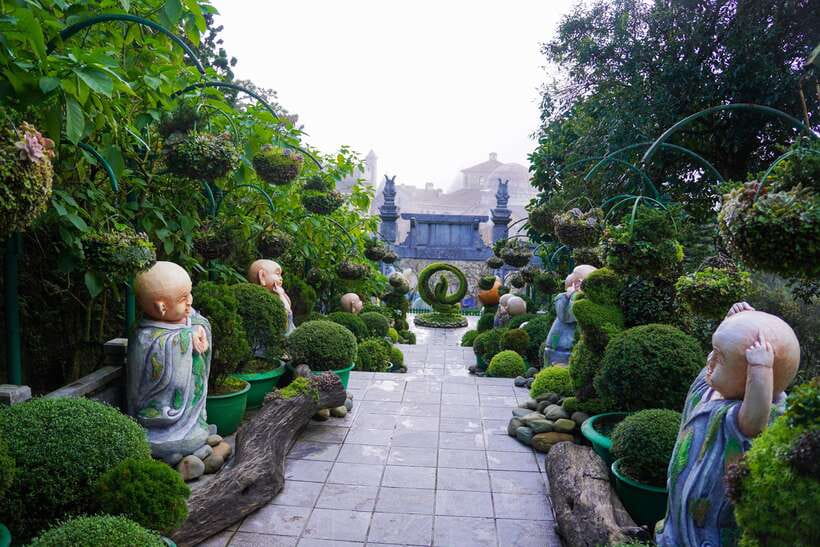 Da Nang: Ba Na Hills Tour With Guide and Transfer - Itinerary Highlights and Activities