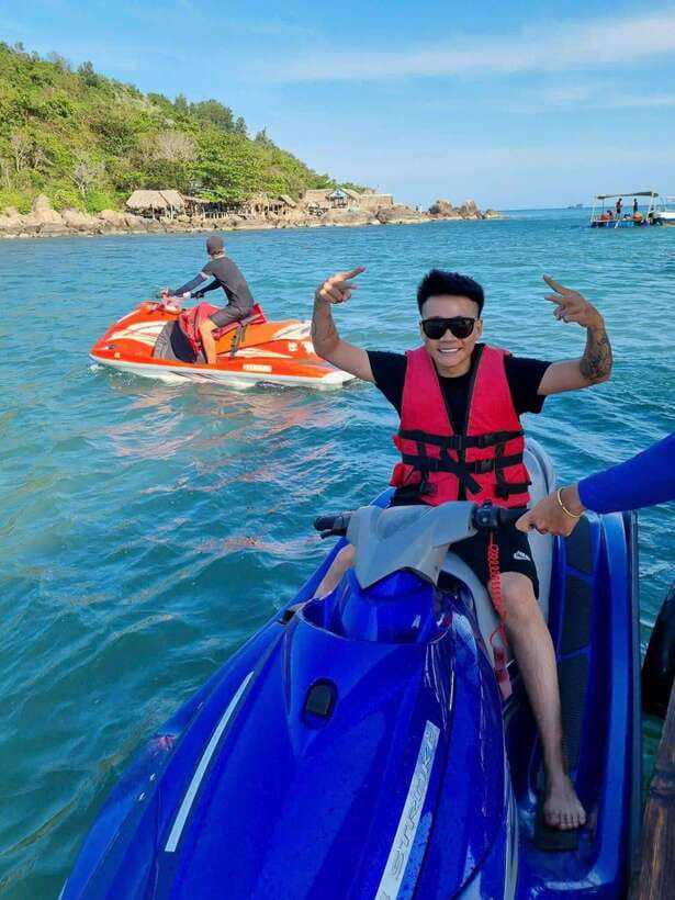Da Nang: Coral Snorkelling and Water Motorbike Experience - Safety and Equipment