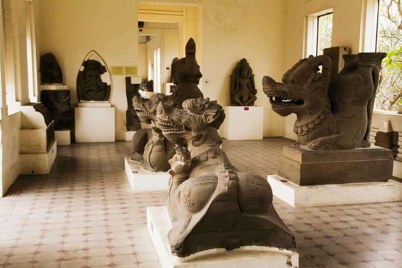 Da Nang: Guided City Tour With Museums and Bridges - Itinerary Highlights
