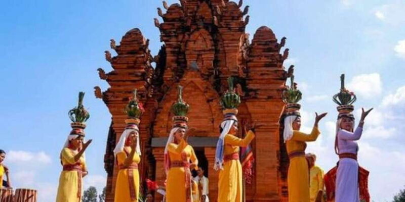 Da Nang/Hoi An: My Son Holyland & Rice Paper Making/Morning - Traditional Champas Performances