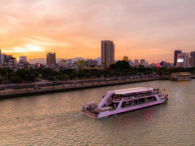 Da Nang: Poseidon Cruise With Dinner and Dragon Bridge Show - Experience the Poseidon Cruise