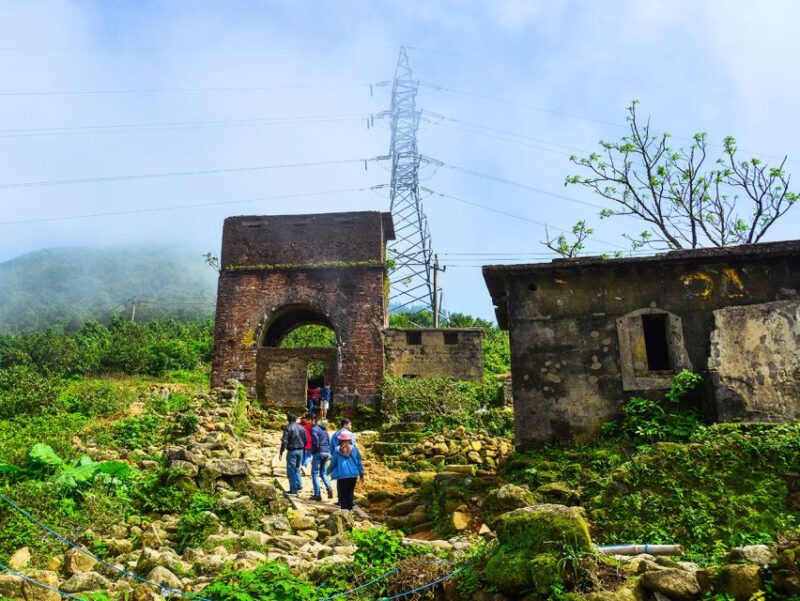 Da Nang : Private Car to Hue With Multi Sightseeing Stops - Included Services