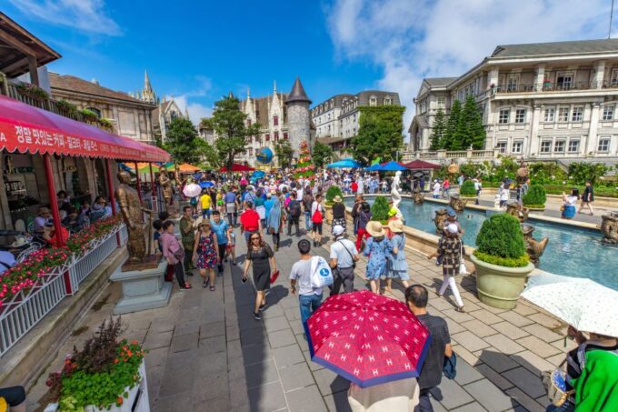 Da Nang: Private Tour to Ba Na Hills and Golden Bridge - Booking and Cancellation Policy