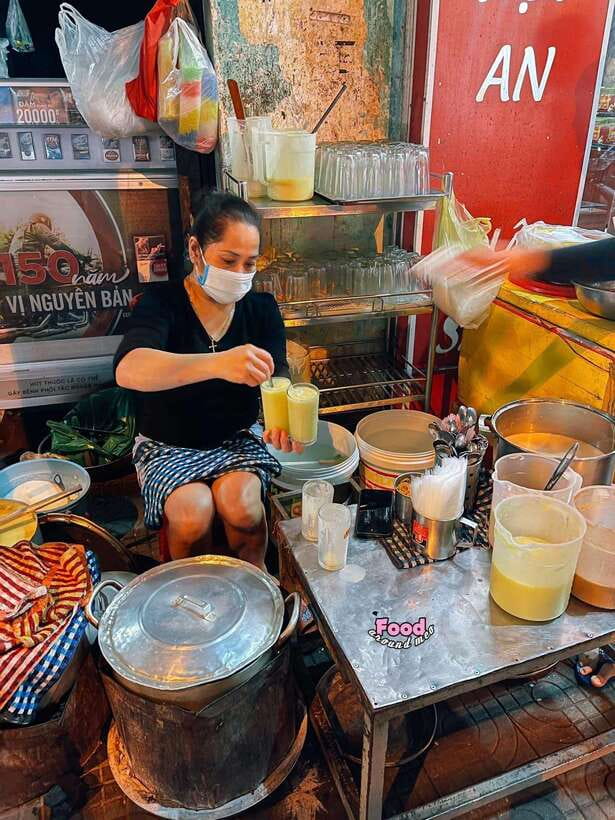 Da Nang Street Food Tour At Midnight With Female Guide - Customer Reviews and Feedback