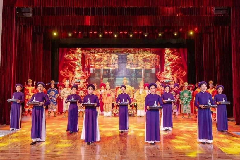 Da Nang: Traditional Vietnamese Ao Dai Elegance Show - White Ao Dai School Uniform