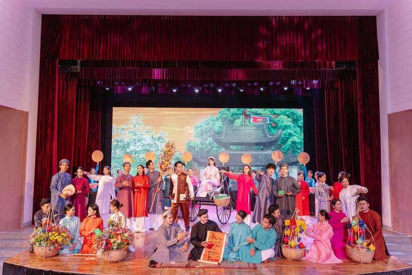 Da Nang: Traditional Vietnamese Ao Dai Elegance Show - Practical Information and Meeting Details