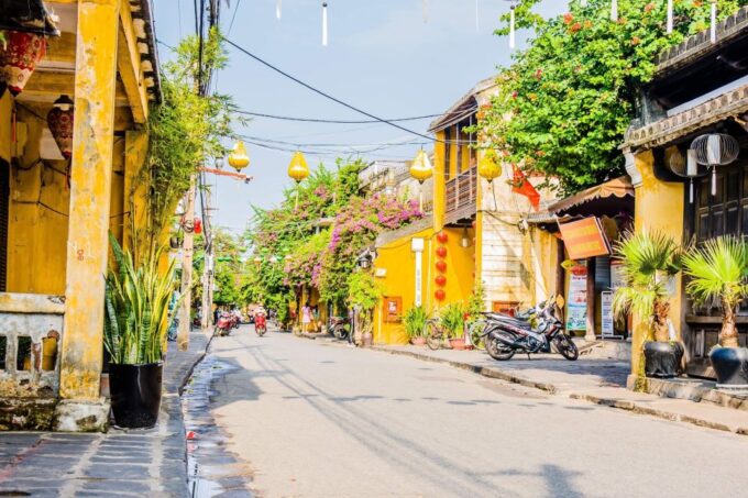 Da Nang:Hoi An City Tour -Boat Ride & Release Flower Lantern - Boat Ride and Lantern Release on Hoai River