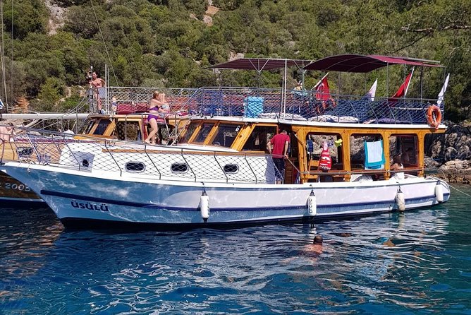 Daily Boat Trip - Inclusions and Capacity