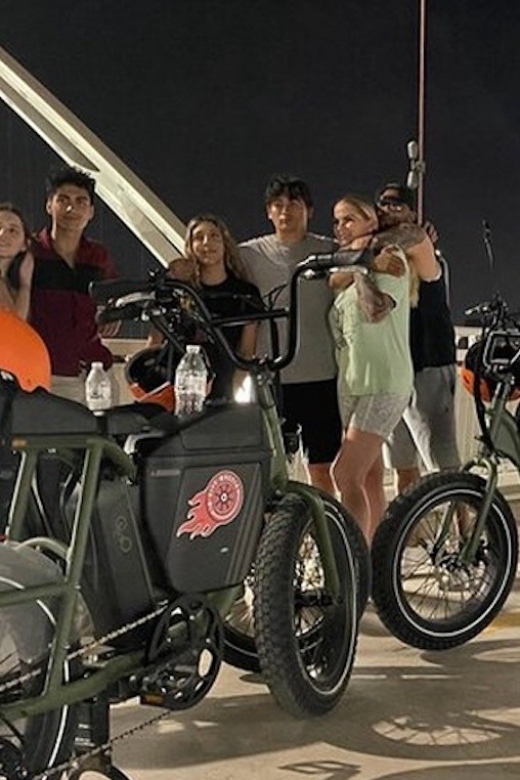 Dallas: Downtown Guided Sunset Electric Bike Tour - AT&T Discovery District Exploration