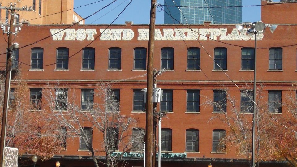 Dallas: Welcome to Dallas 3-Hour Small Group Tour by Van - Founders Plaza Observation Area