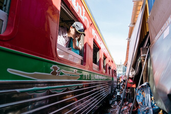 Damnoen Saduak Floating Market & Maeklong Train Market Tour - Experience at Damnoen Saduak