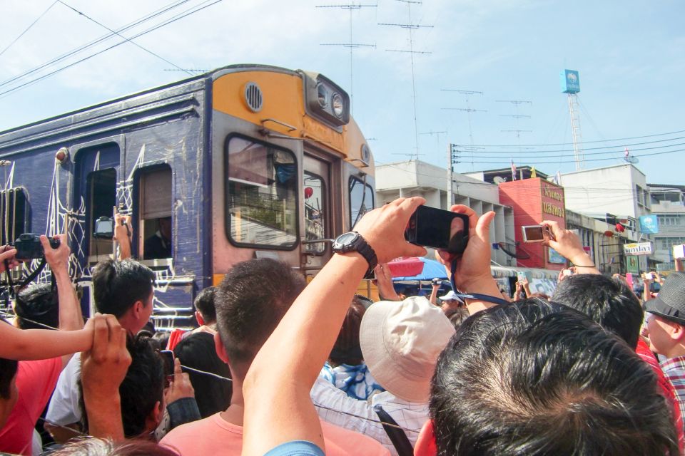 Damnoen Saduak, Reclining Buddha, and Wat Arun Private Tour - Private Transportation and Transfers